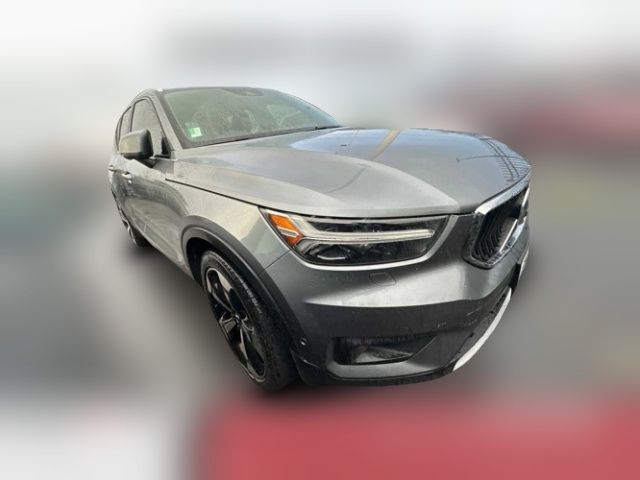 2019 Volvo XC40 Momentum