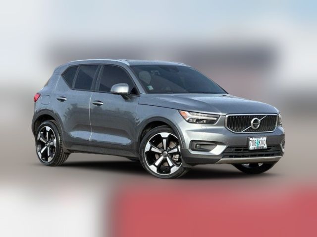 2019 Volvo XC40 Momentum