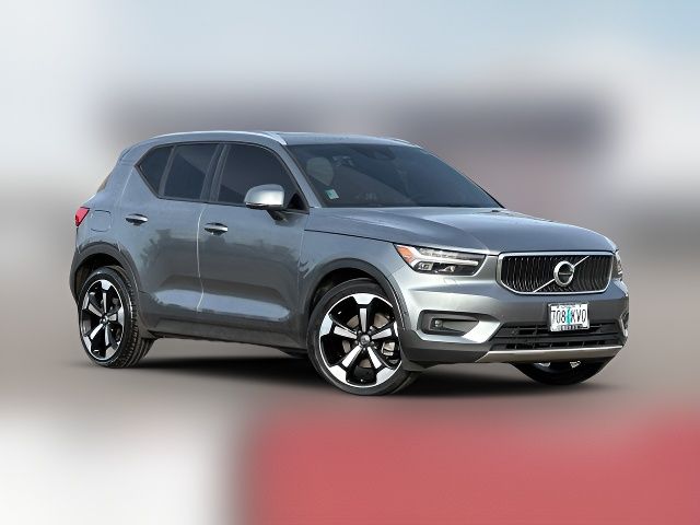 2019 Volvo XC40 Momentum