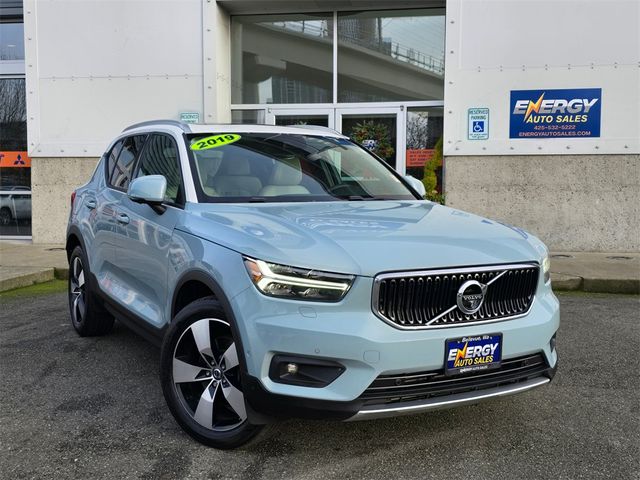 2019 Volvo XC40 Momentum