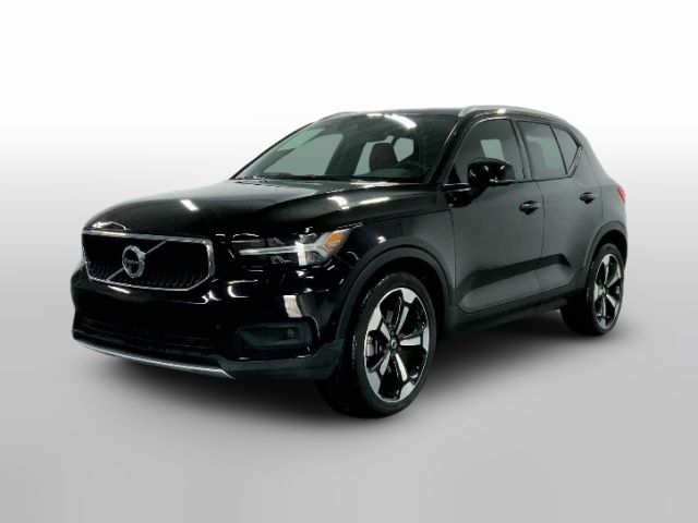 2019 Volvo XC40 Momentum