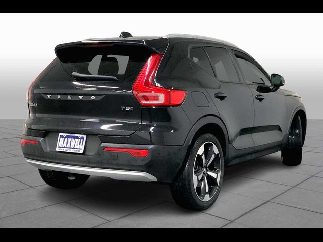 2019 Volvo XC40 Momentum