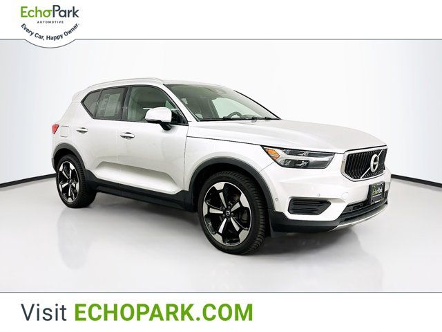 2019 Volvo XC40 Momentum