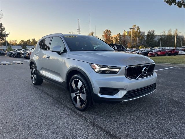 2019 Volvo XC40 Momentum