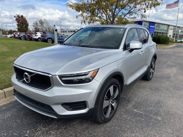 2019 Volvo XC40 Momentum