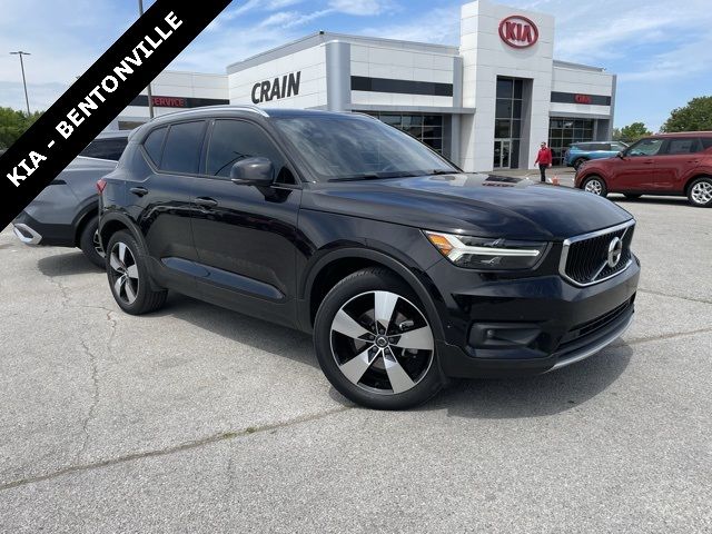 2019 Volvo XC40 Momentum