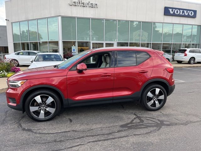 2019 Volvo XC40 Momentum