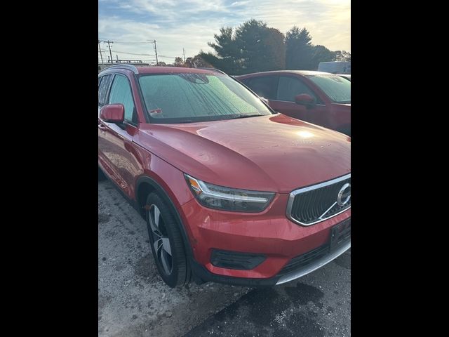 2019 Volvo XC40 Momentum