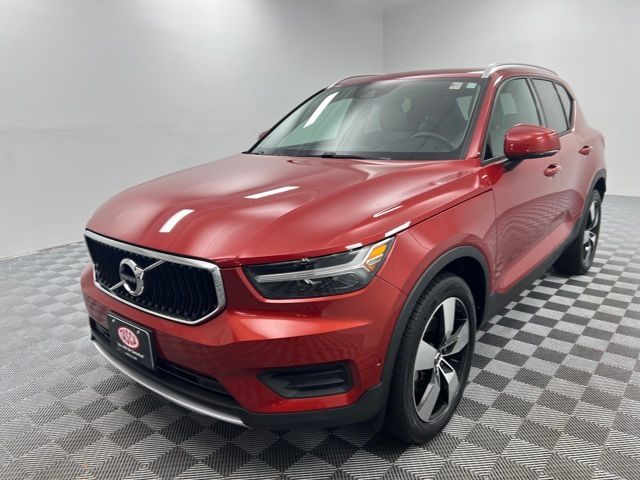 2019 Volvo XC40 Momentum