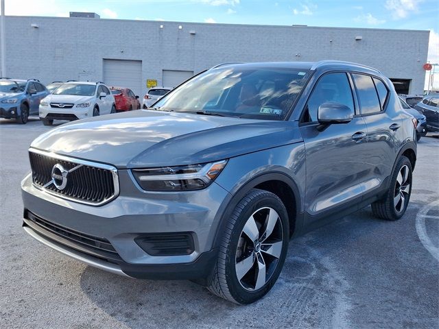 2019 Volvo XC40 Momentum