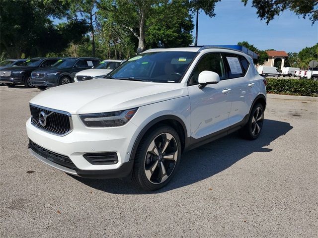 2019 Volvo XC40 Momentum