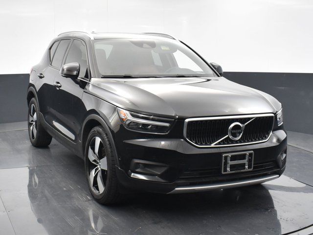 2019 Volvo XC40 Momentum