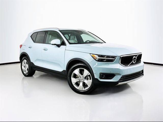 2019 Volvo XC40 Momentum