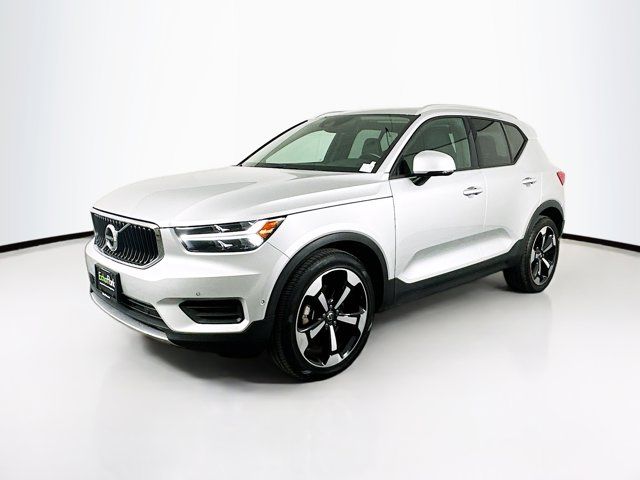 2019 Volvo XC40 Momentum