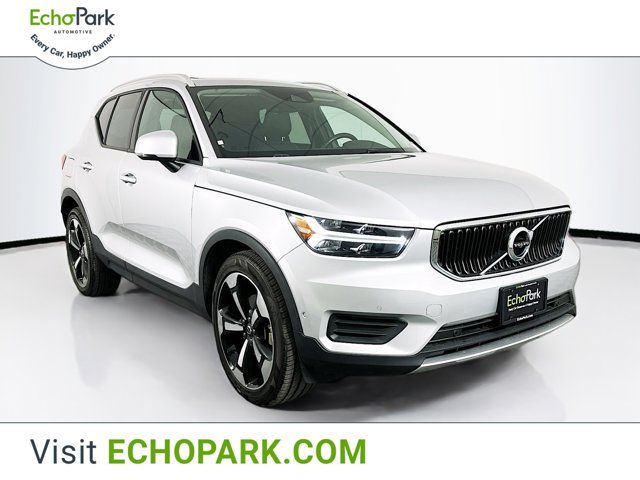 2019 Volvo XC40 Momentum