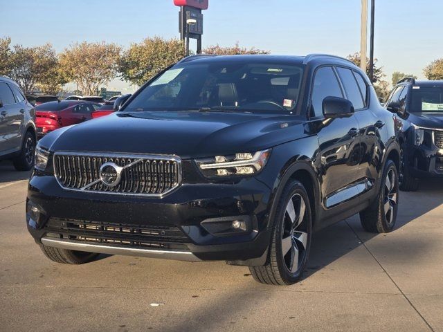 2019 Volvo XC40 Momentum