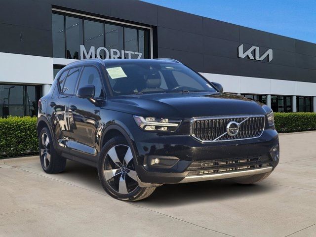 2019 Volvo XC40 Momentum