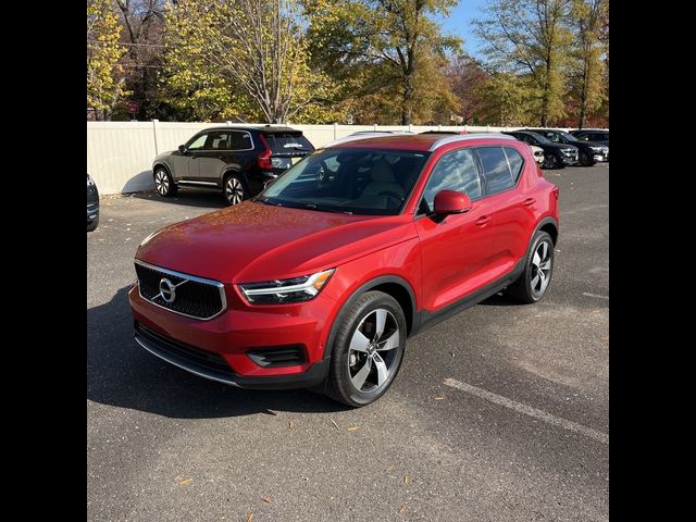 2019 Volvo XC40 Momentum