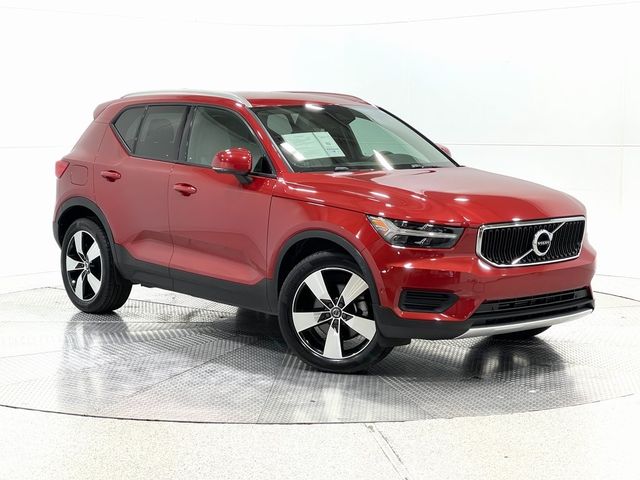 2019 Volvo XC40 Momentum