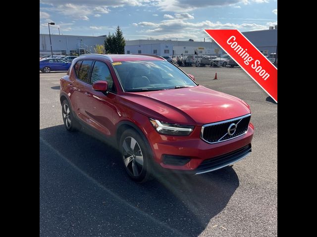 2019 Volvo XC40 Momentum