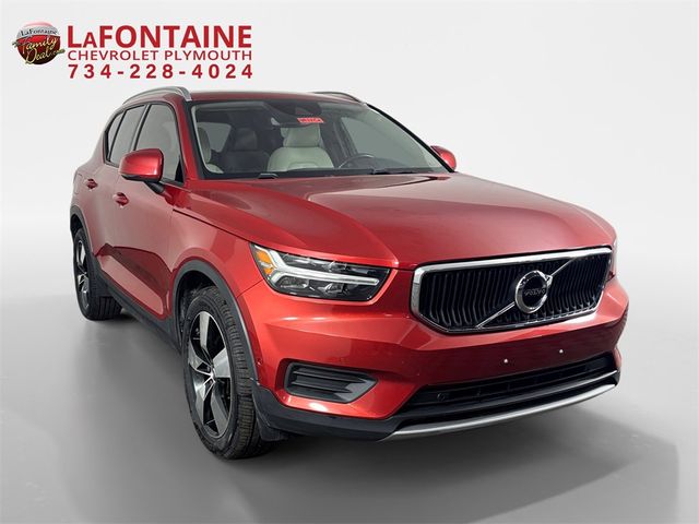 2019 Volvo XC40 Momentum