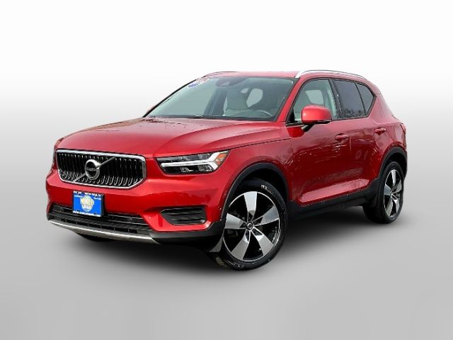 2019 Volvo XC40 Momentum