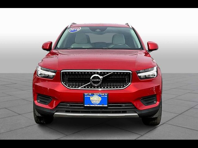 2019 Volvo XC40 Momentum