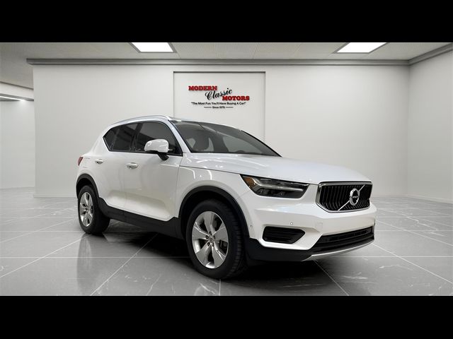 2019 Volvo XC40 Momentum