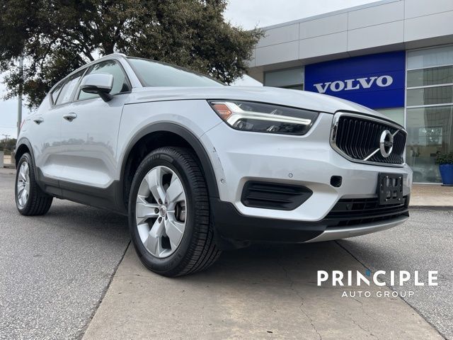 2019 Volvo XC40 Momentum