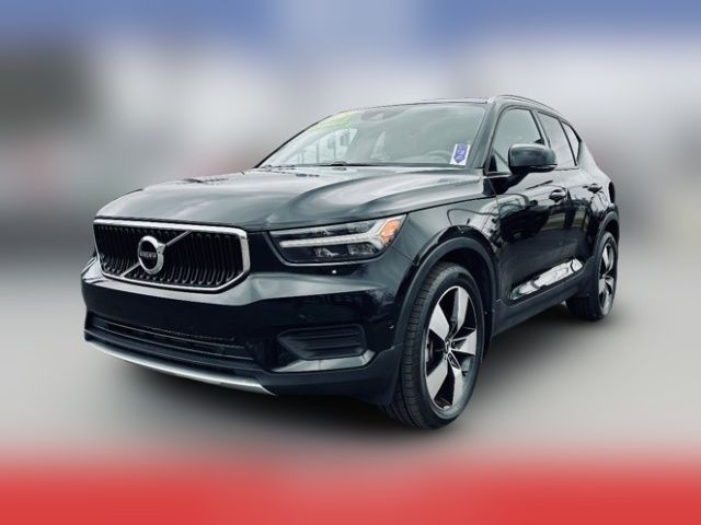 2019 Volvo XC40 Momentum