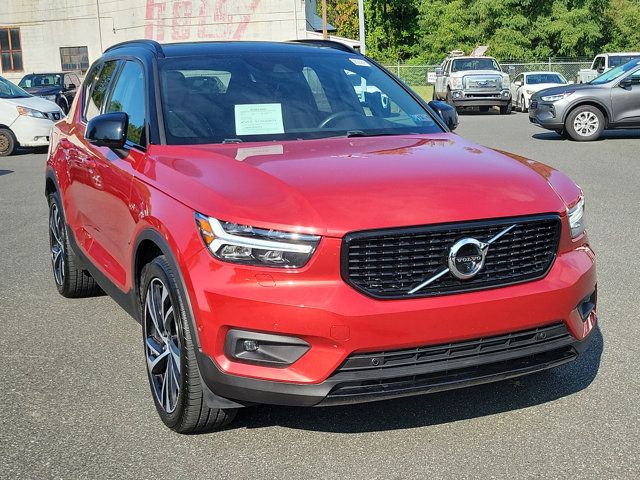 2019 Volvo XC40 R-Design