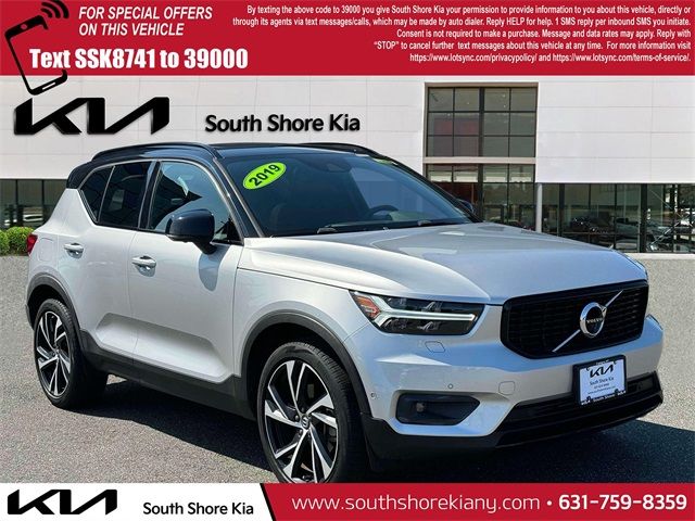 2019 Volvo XC40 R-Design