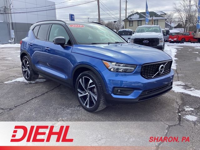 2019 Volvo XC40 R-Design
