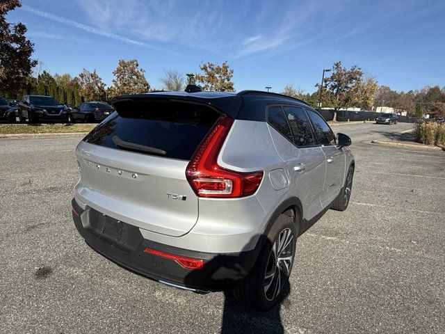 2019 Volvo XC40 R-Design