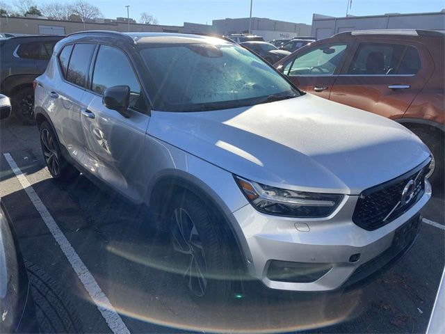 2019 Volvo XC40 R-Design