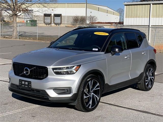 2019 Volvo XC40 R-Design