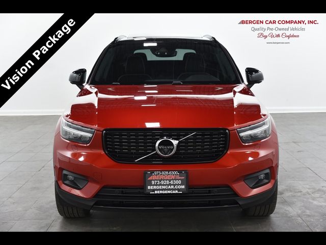 2019 Volvo XC40 R-Design