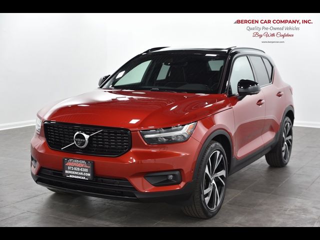 2019 Volvo XC40 R-Design