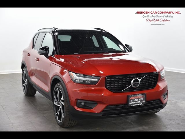 2019 Volvo XC40 R-Design