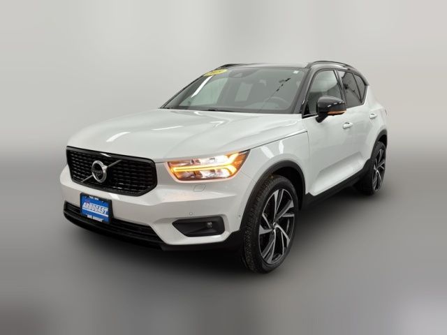 2019 Volvo XC40 R-Design