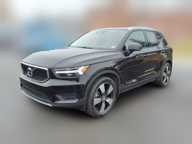 2019 Volvo XC40 Momentum