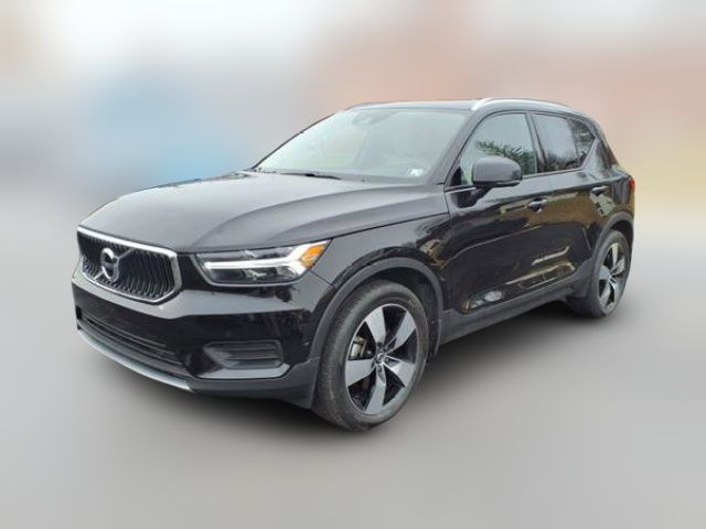 2019 Volvo XC40 Momentum