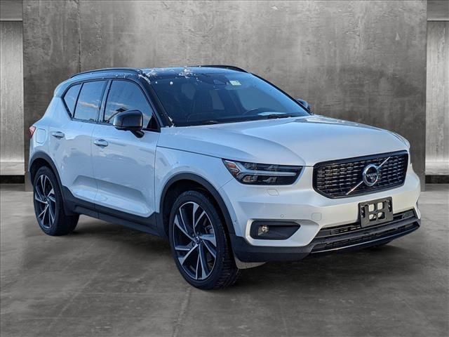 2019 Volvo XC40 R-Design