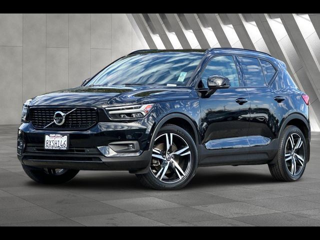 2019 Volvo XC40 R-Design