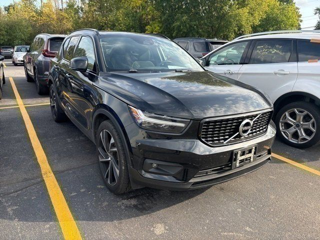 2019 Volvo XC40 R-Design