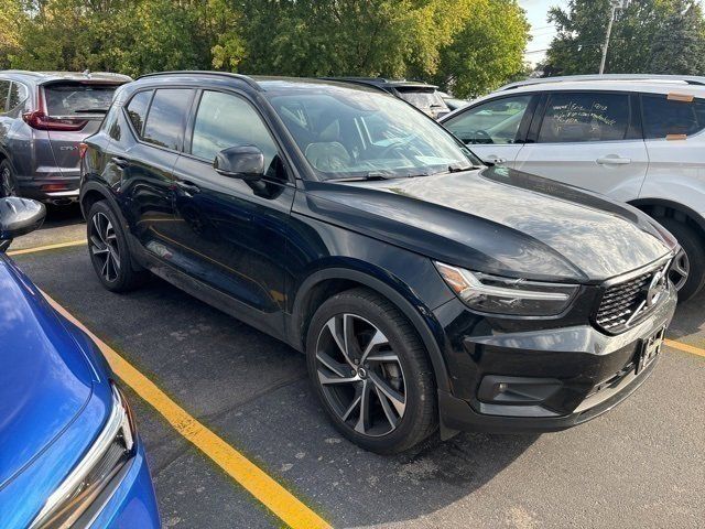 2019 Volvo XC40 R-Design