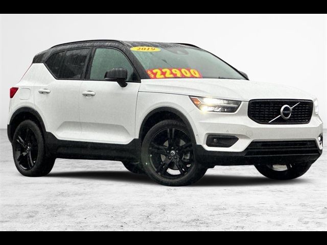 2019 Volvo XC40 R-Design