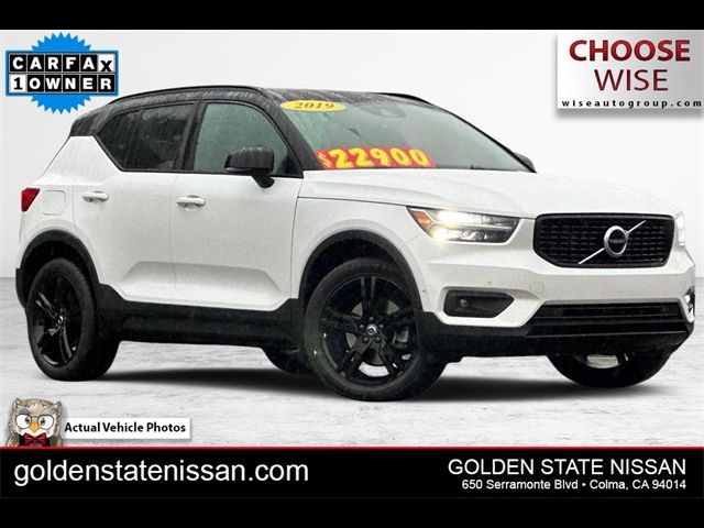 2019 Volvo XC40 R-Design