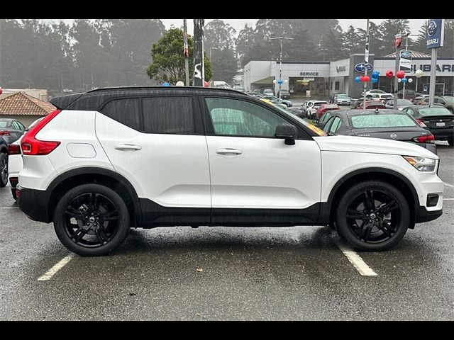 2019 Volvo XC40 R-Design