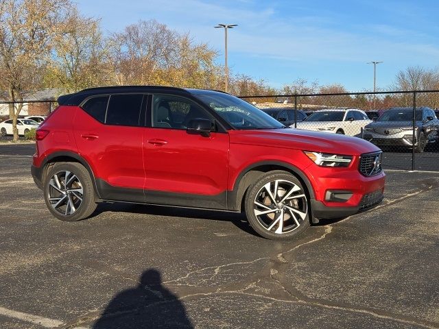 2019 Volvo XC40 R-Design